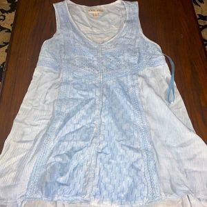 Woman’s Knox Rose sleeveless blouse
